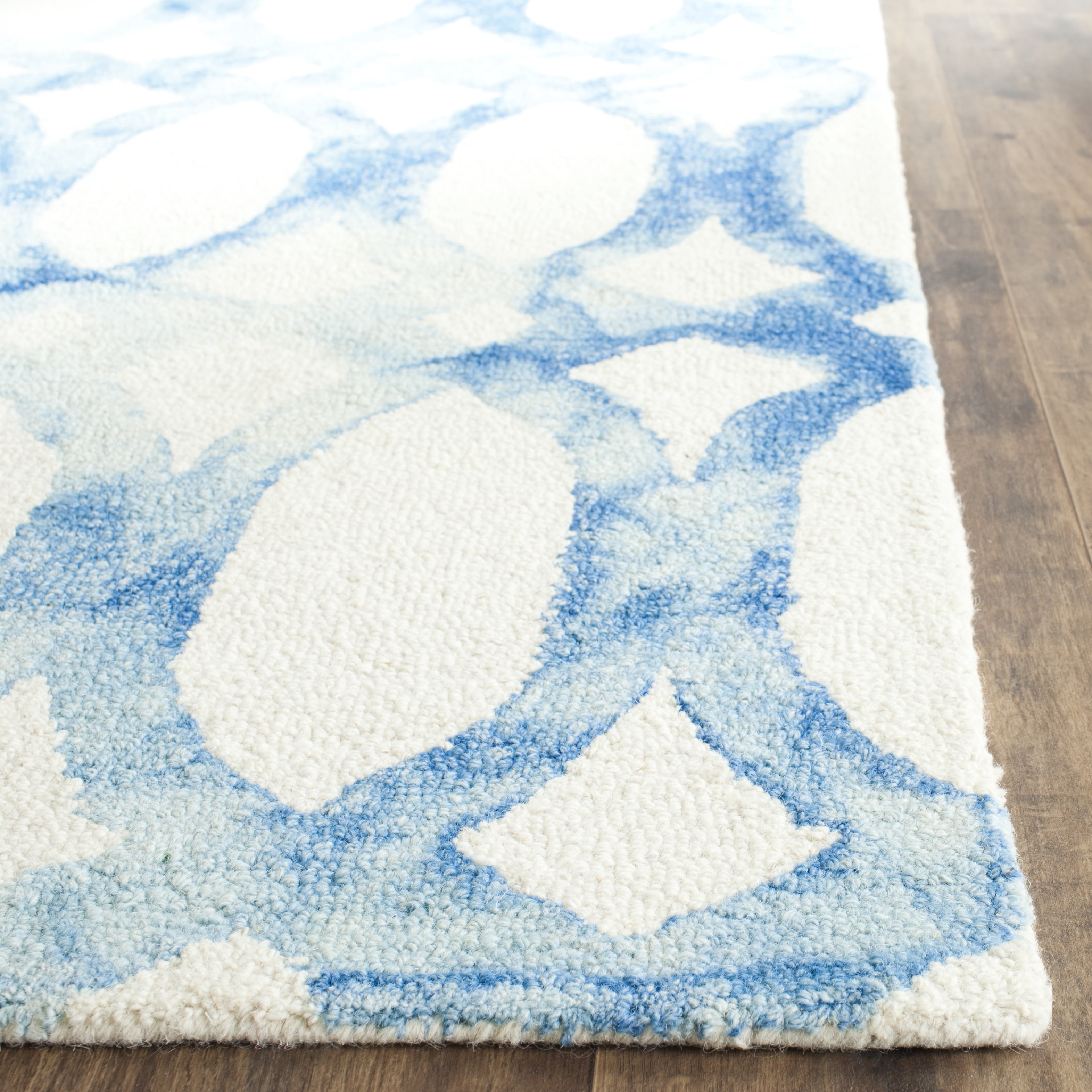 Safavieh Dip Dye Rosanne Distressed Area Rug, Ivory/Blue, 5' x 5' Square