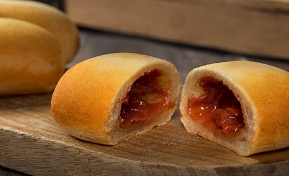 Hot Pandeyuca Gluten-Free Cheese Bread with Guava Filling, 6-Pack