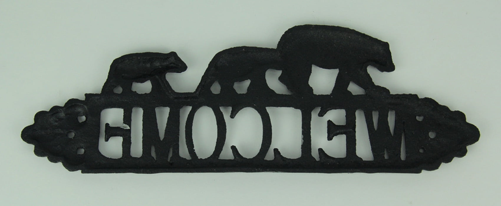 De Leon Collections Rustic Black and White Cast Iron Bear Family Welcome Sign