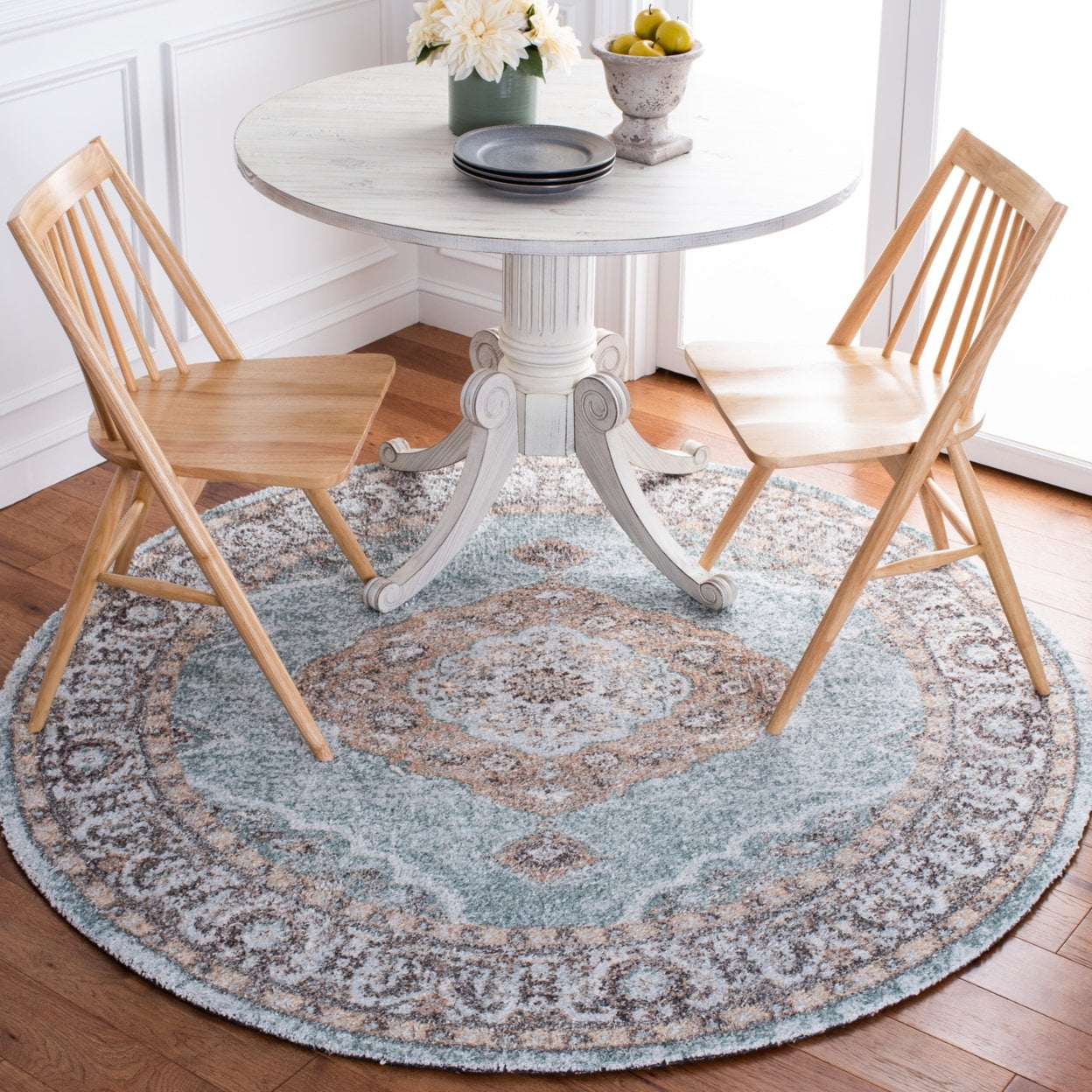 SAFAVIEH Classic Vintage Hiren Medallion Area Rug, Sage/Green, 6' x 6' Round