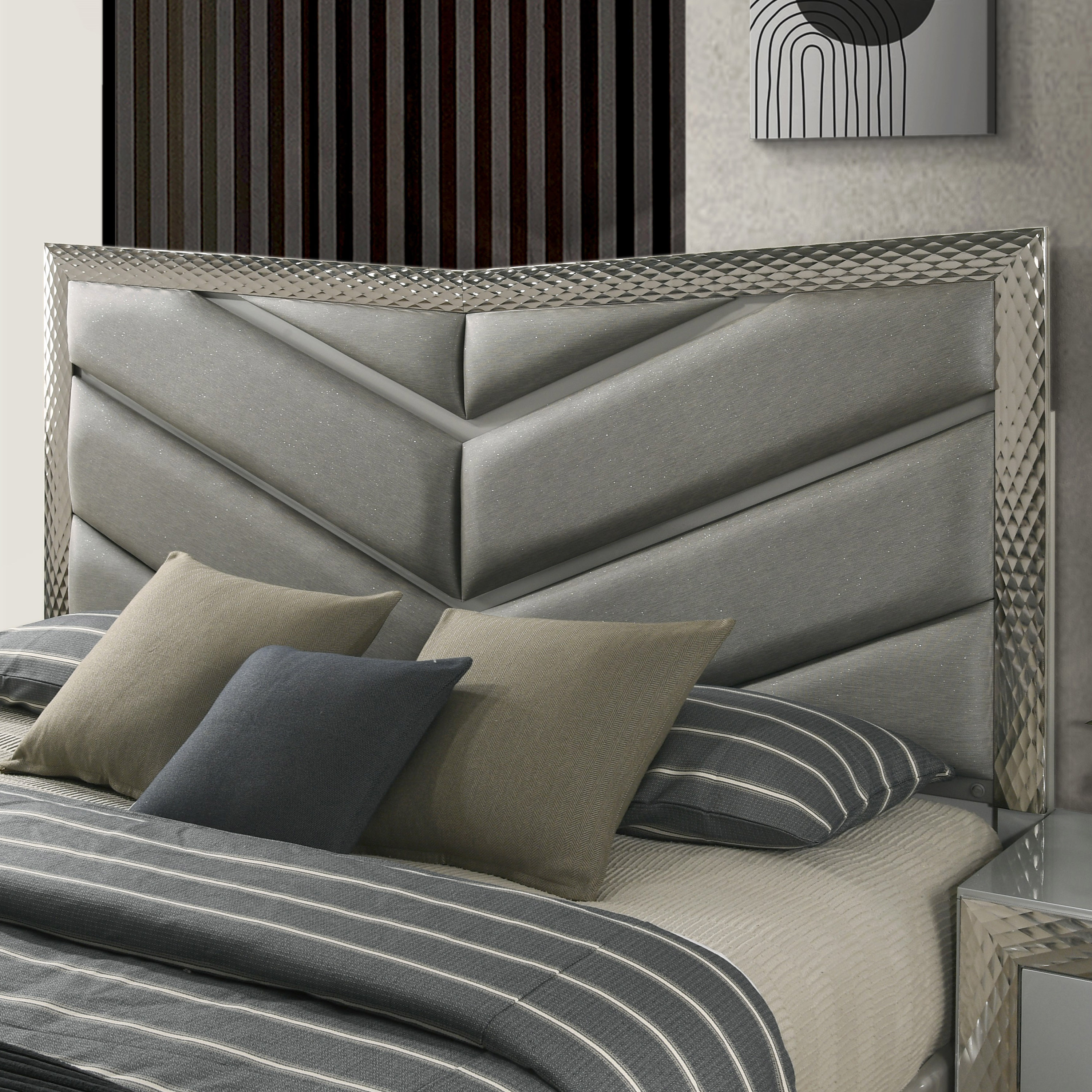 Furniture of America Encina Solid Wood Platform Bed with LED, Queen, Gray