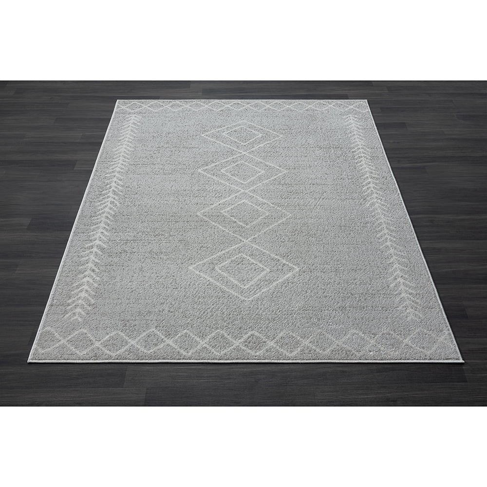 LR Home and Evette Rios Carmen 5' x 7' Gray/White Diamond Stain Resistant Indoor Area Rug