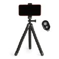 thumbnail image 1 of Trípode Amazon Basics portátil y flexible con mando inalámbrico, 1 of 7