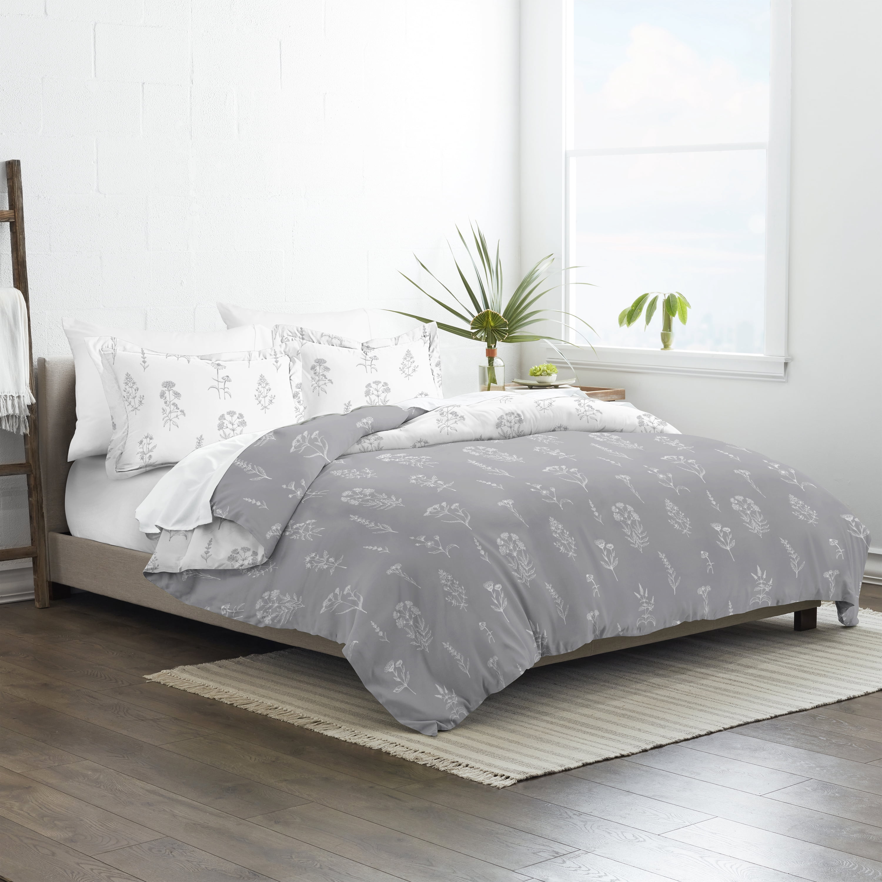 Noble Linens Light Gray Botany Floral Reversible 3-Piece Duvet Cover Set, King/Cal King