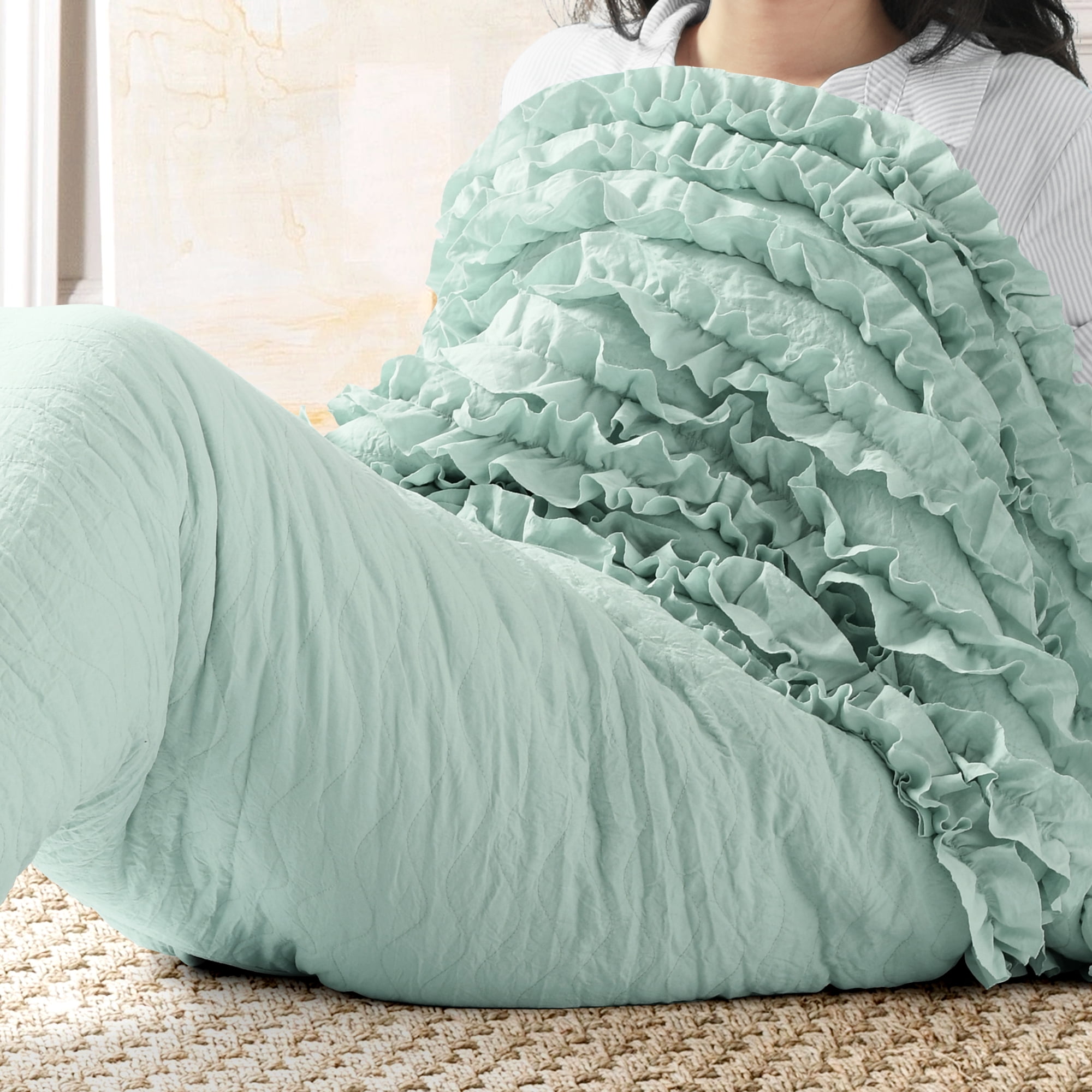 No-Sew Fleece: Cozy Ruffled Blanket! - creative jewish mom