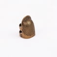thumbnail image 3 of Injueey Nuevo 2020 nuevo anillo de dedal Vintage costura acolchado cubierta de cobre Protector de punta de dedo accesorios de herramienta de prensa de Artesanía S Injueey JJ18313-01, 3 of 6