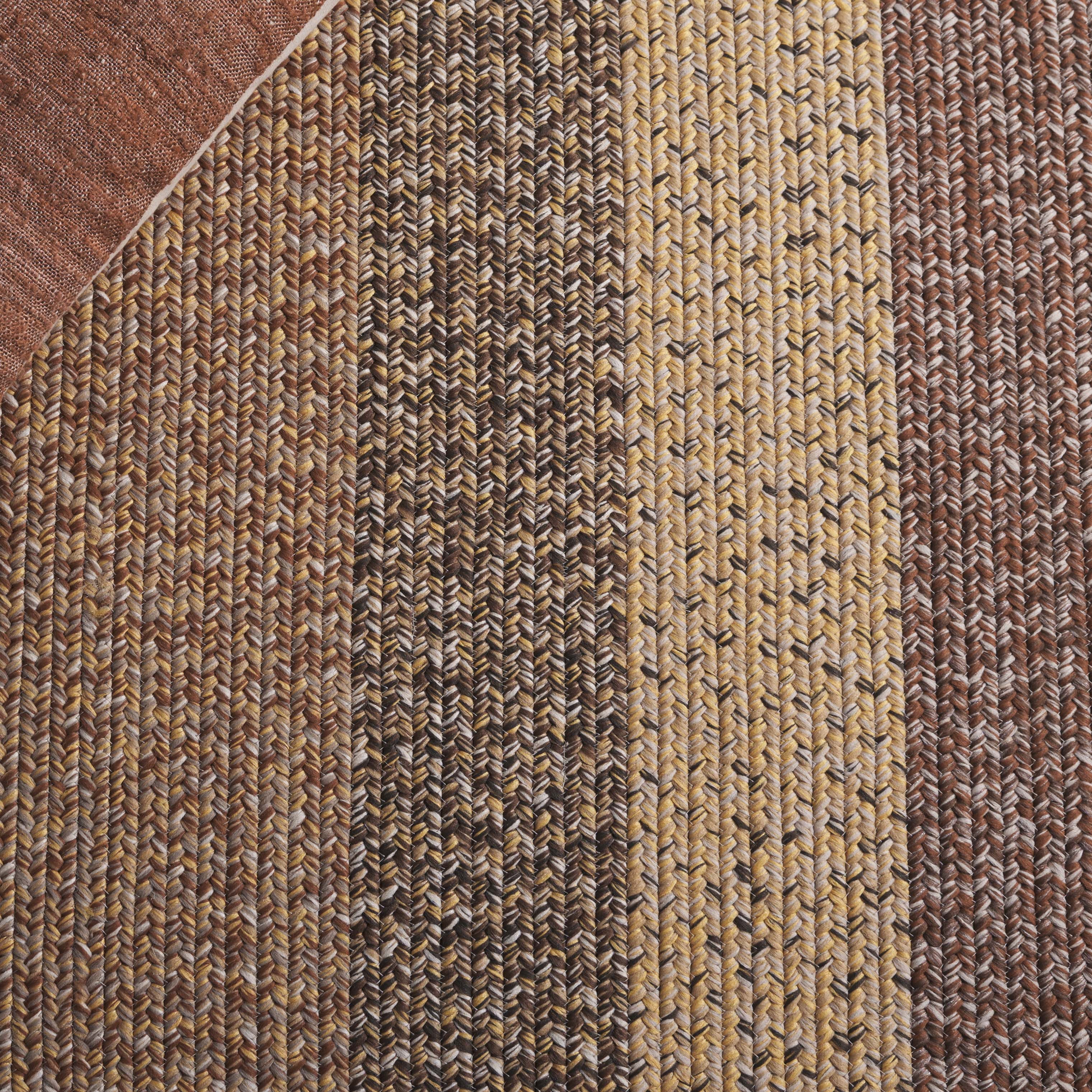 SAFAVIEH Braided Kent Geometric Machine Washable Reversible Area Rug, Beige/Brown, 5' x 5' Round