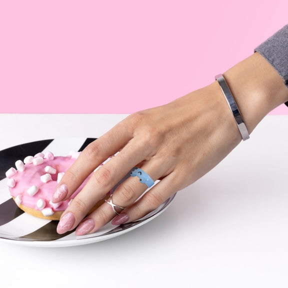 EXHUMKY 8Pcs Fashion Plastic Little Finger Rings Comfortable Smooth Surface Rings