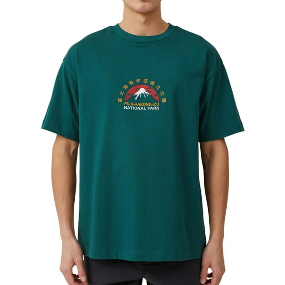 Cotton On Mens Mount Fuji Graphic T-Shirt, Green, X-Large