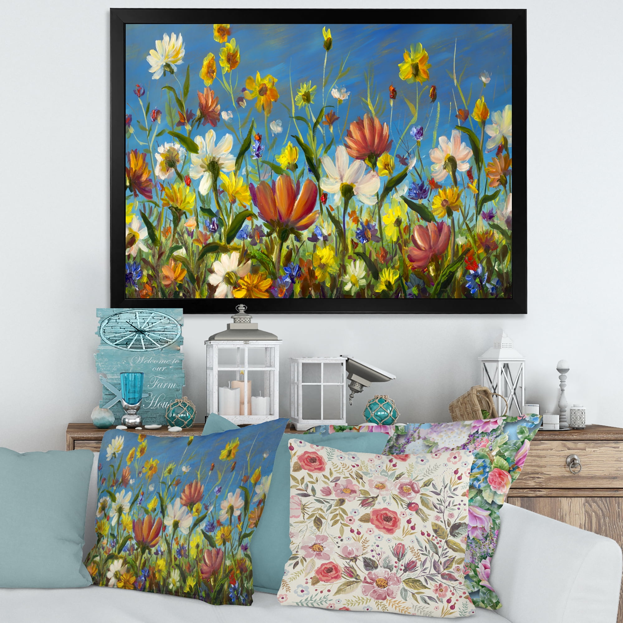Designart 'Beautiful Field Flowers In Nature' Traditional Framed Art Print