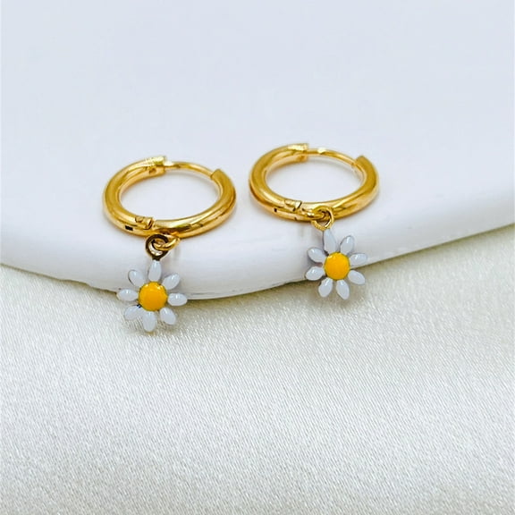 Sunyuer Vintage Daisy Flower Dangle Drop Earrings - Little Daisy Hoop Huggie Earrings - Minimal Earrings for Women