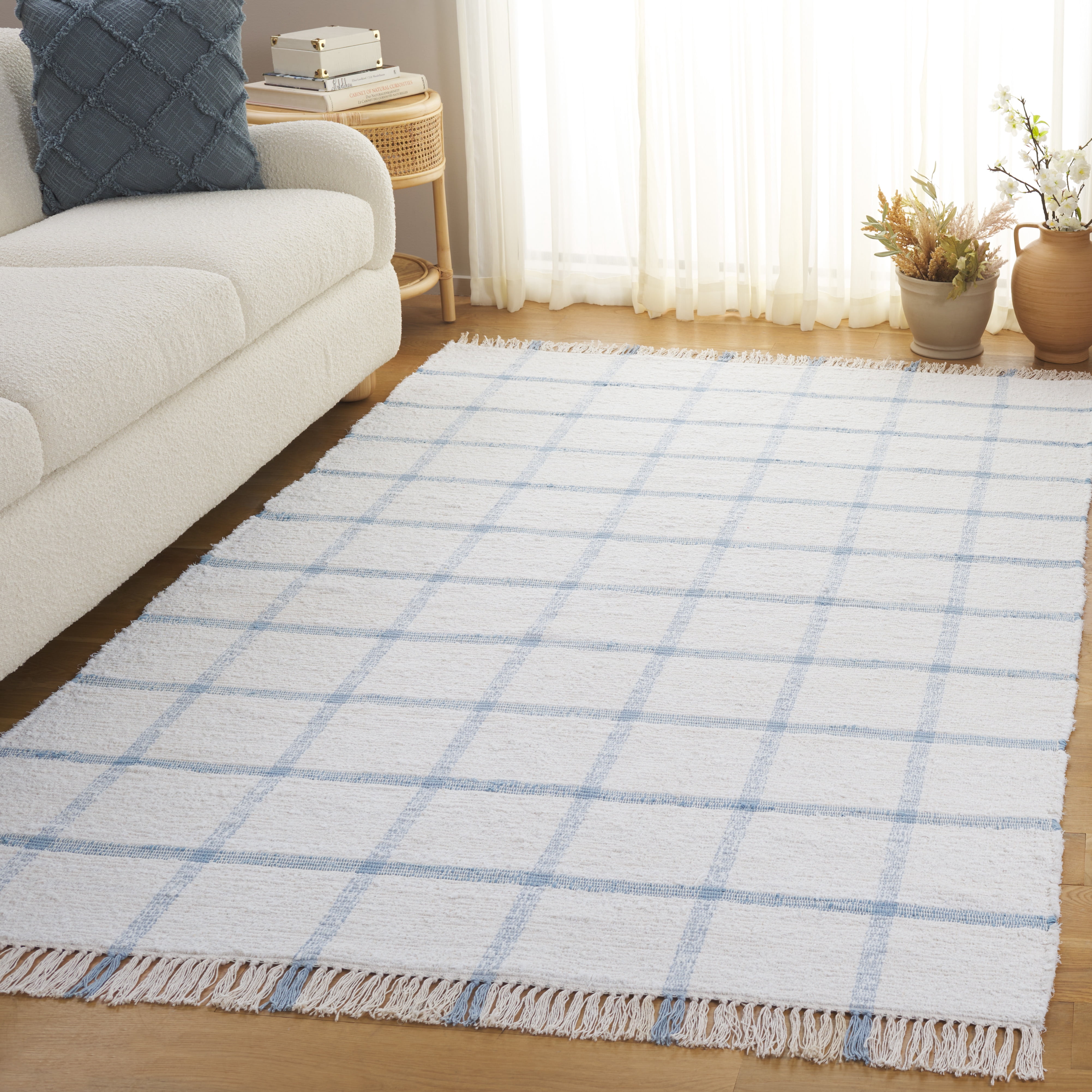 SAFAVIEH Montauk Bevin Checkered Area Rug, Ivory/Blue, 6' x 6' Square