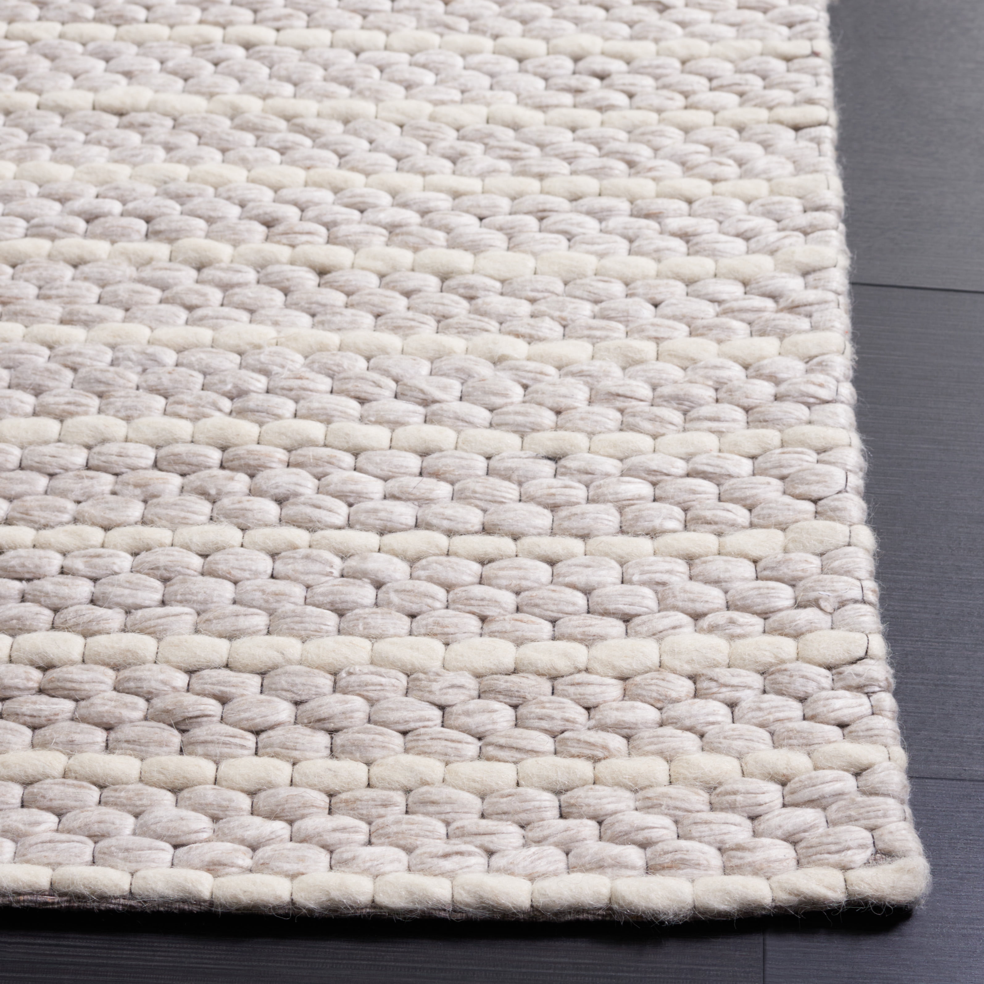 SAFAVIEH Marbella Cassandra Distressed Area Rug, Beige/Ivory, 6' x 9'