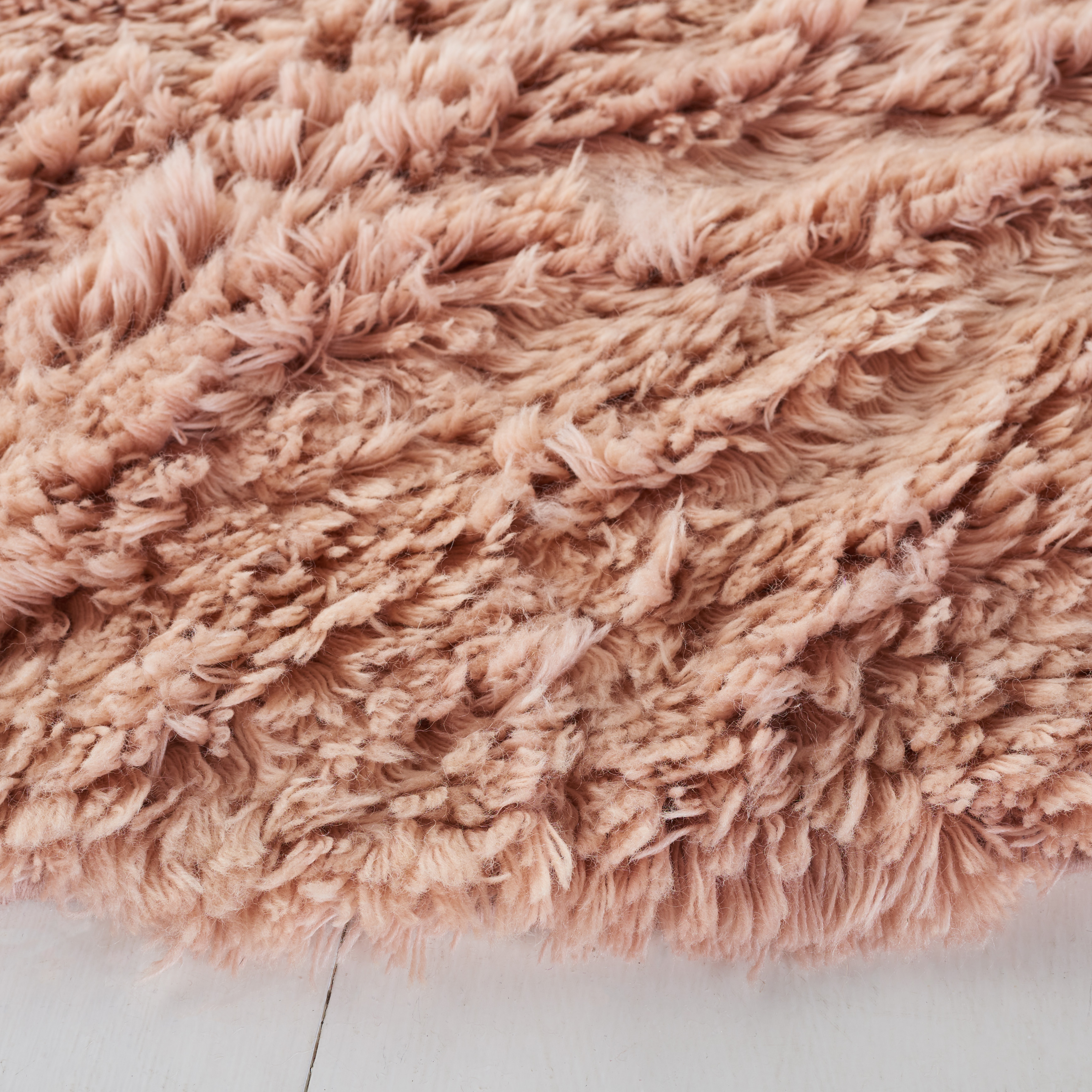 SAFAVIEH Casablanca Genette Solid Area Rug, Pink, 6' x 6' Round