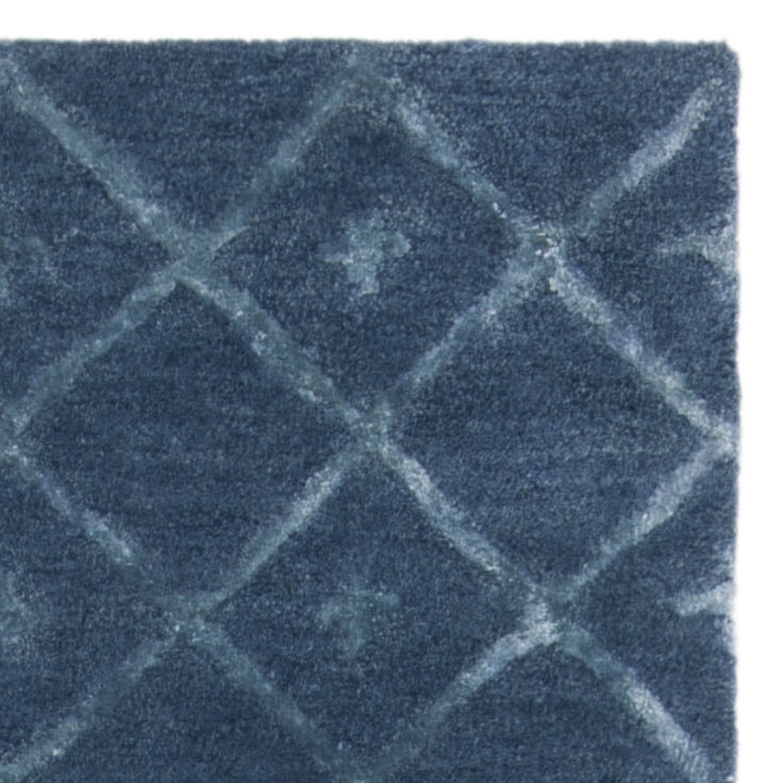 SAFAVIEH Himalaya Darin Geometric Wool Runner Rug, Navy/Silver, 2'3" x 8'