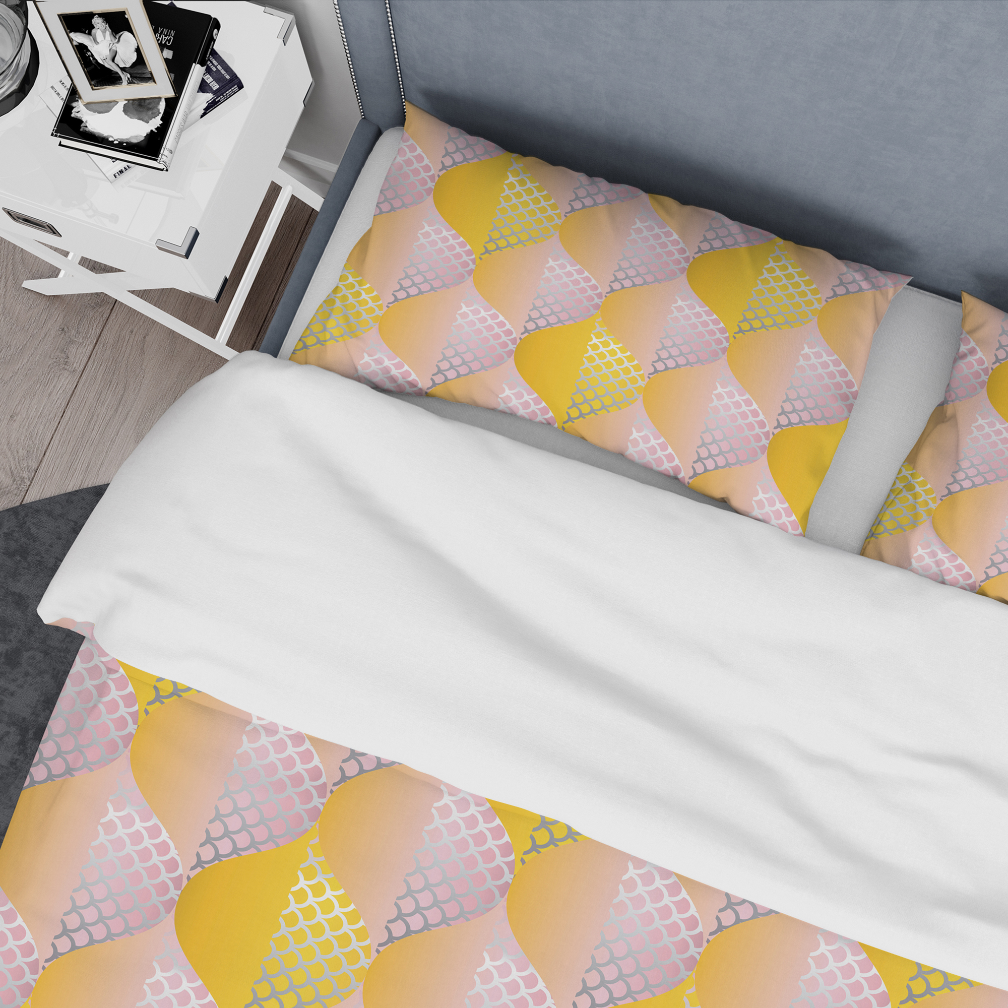 Designart 'Golden Geometrical Diamond Pattern IV' Mid-Century Modern Duvet Cover Set