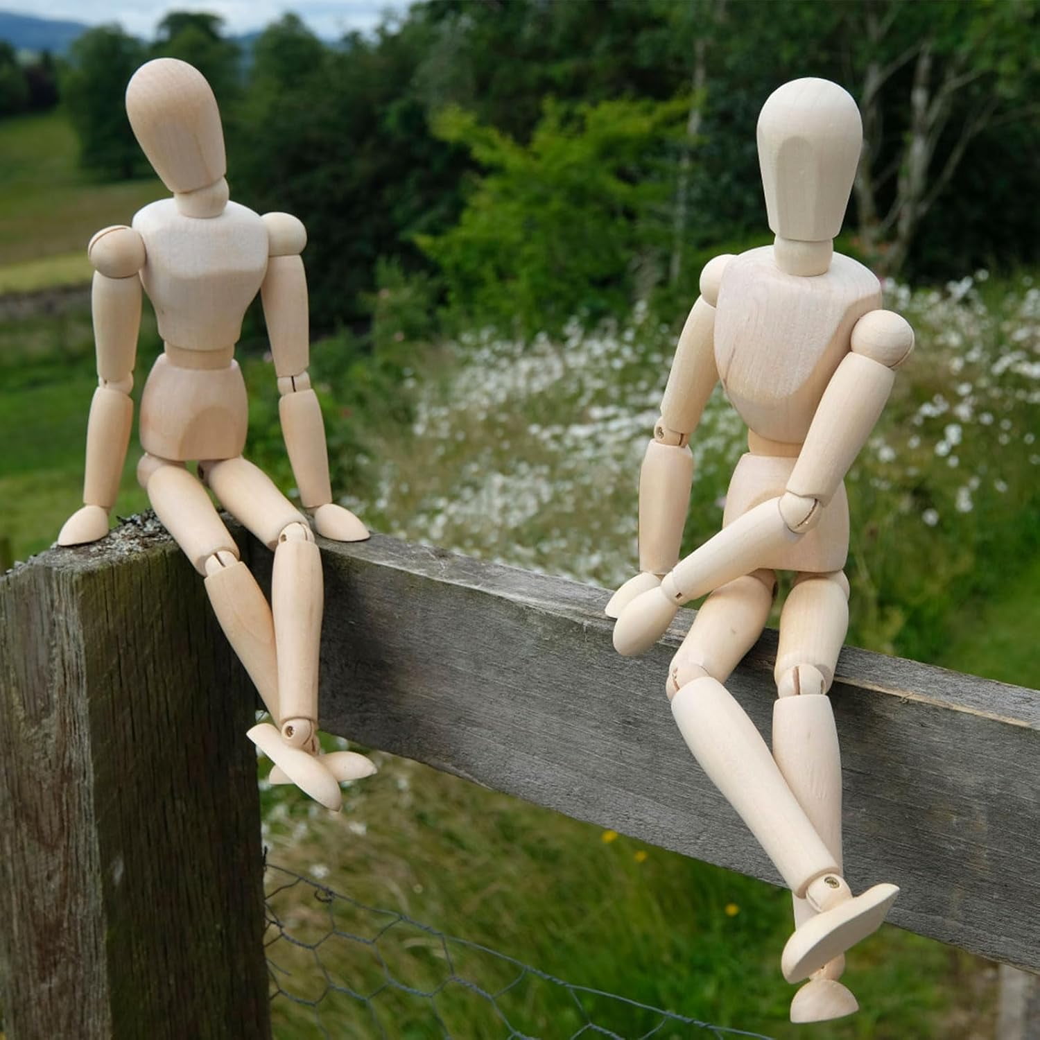4 Pcs Wooden Artist Drawing Articulated Manikin Blockhead, Flexible Wooden Doll Human Figure Puppet Model for Sketch Charcoal Home Office Desk Decoration Gift