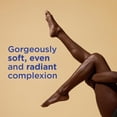 thumbnail image 2 of Loción corporal Vaseline Radiant X Even Tone 325 ml con niacinamida, 2 of 6