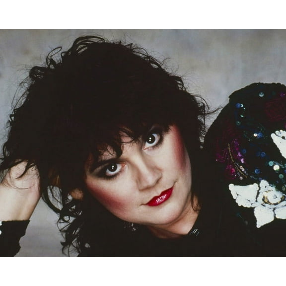 Linda Ronstadt 1980's Studio Glamour Pose Rock Icon 24X36 Classic Hollywood Poster