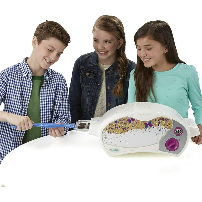  Easy Bake Ultimate Oven, Baking Star Super Treat Edition with 3  Mixes. For ages 8 and up. : Toys & Games