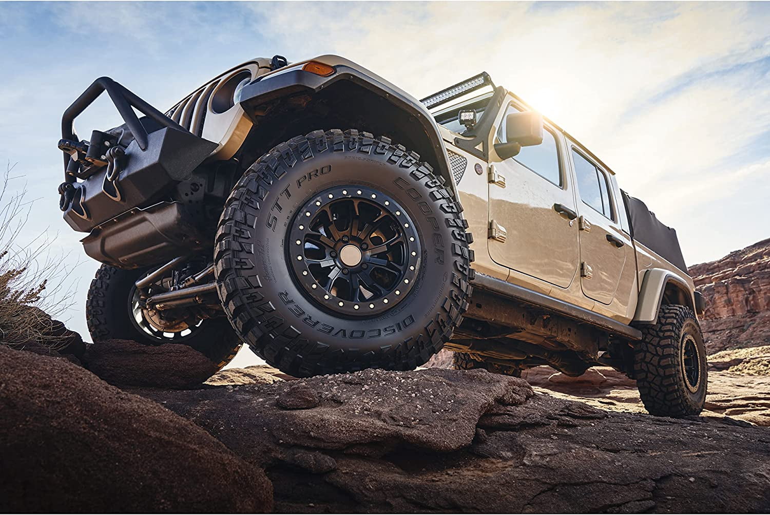 Cooper Discoverer STT Pro Off-Road Mud Terrain Tire - 37X13.50R17 LRE/10ply