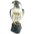 thumbnail image 1 of Protector de jardín YOFIT con forma de pájaro, espantapájaros, halcón con cuernos falsos, 1 of 6