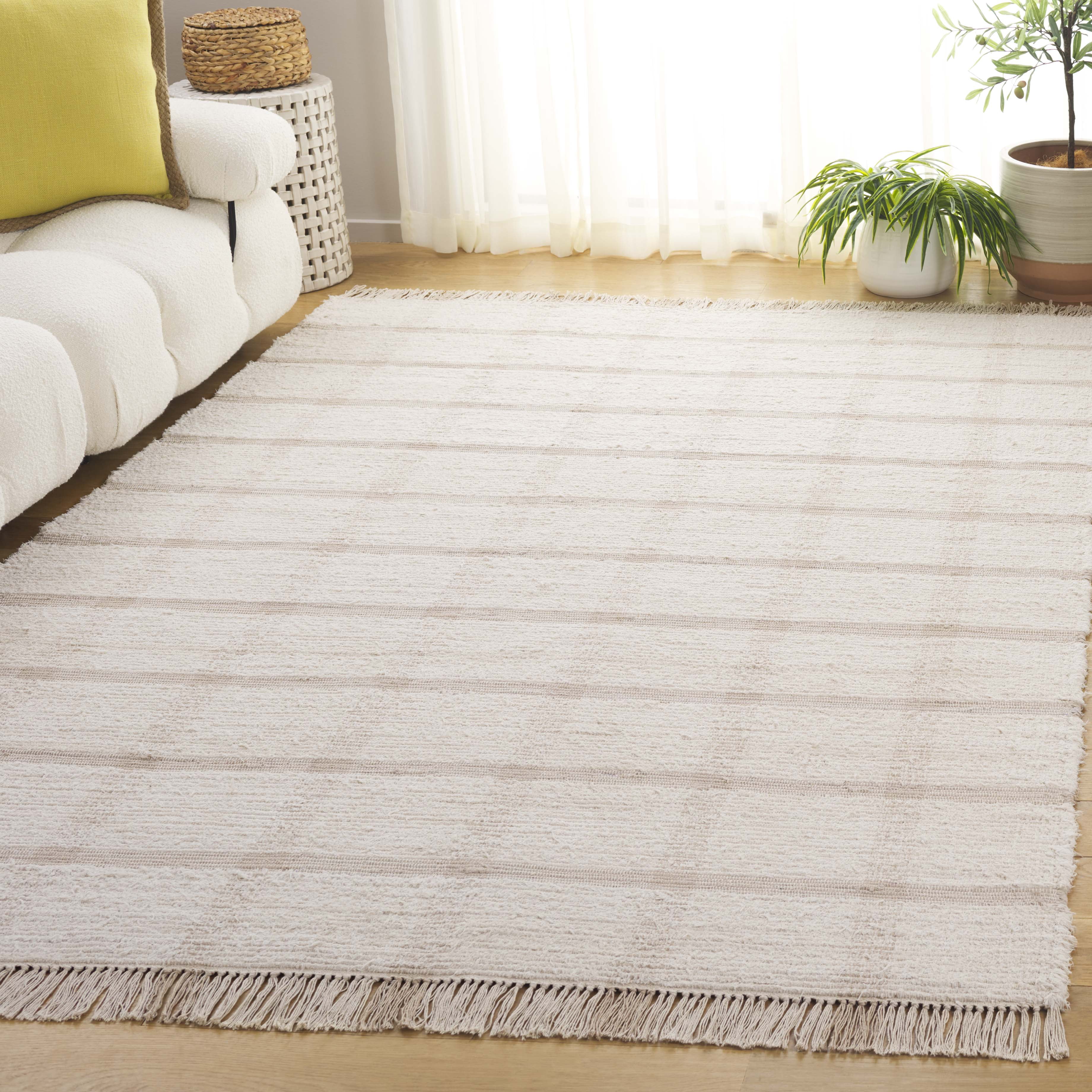 SAFAVIEH Montauk Bevin Checkered Area Rug, Ivory/Beige, 8' x 10'