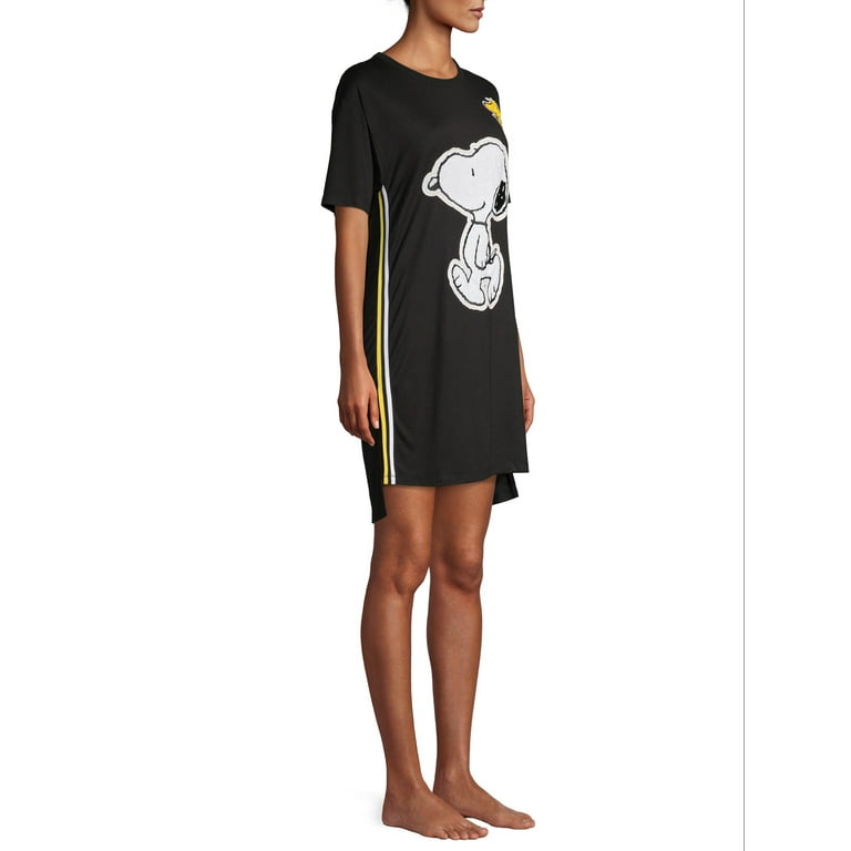 Peanuts Women\'s and Women\'s Plus Snoopy Sleep Size Shirt
