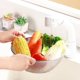 thumbnail image 4 of Juego de 2 coladores de acero inoxidable | Cestas de colador de malla fina para cocina | Lavadora de arroz y escurridor de pasta | Resistente a la oxidación | 19x19x8cm | Accesorio de cocina casera, 4 of 7