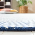 thumbnail image 4 of SAFAVIEH Wilton Donella Geometric Area Rug, Navy/Ivory, 4' x 6', 4 of 11