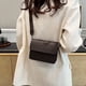thumbnail image 5 of Bolso bandolera informal de piel sintética para mujer, con correa ajustable, ligero, 17 x 13 x 6 cm | Bolso bandolera versátil para el trabajo, viajes, compras, fiestas, uso diario., 5 of 8