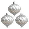 thumbnail image 1 of Farfi - Juego de 3 bolas navideñas de textura fina con diseño de cebolla, decoración navideña de plástico para colgar en el árbol, suministros para el hogar (plateadas), 1 of 8