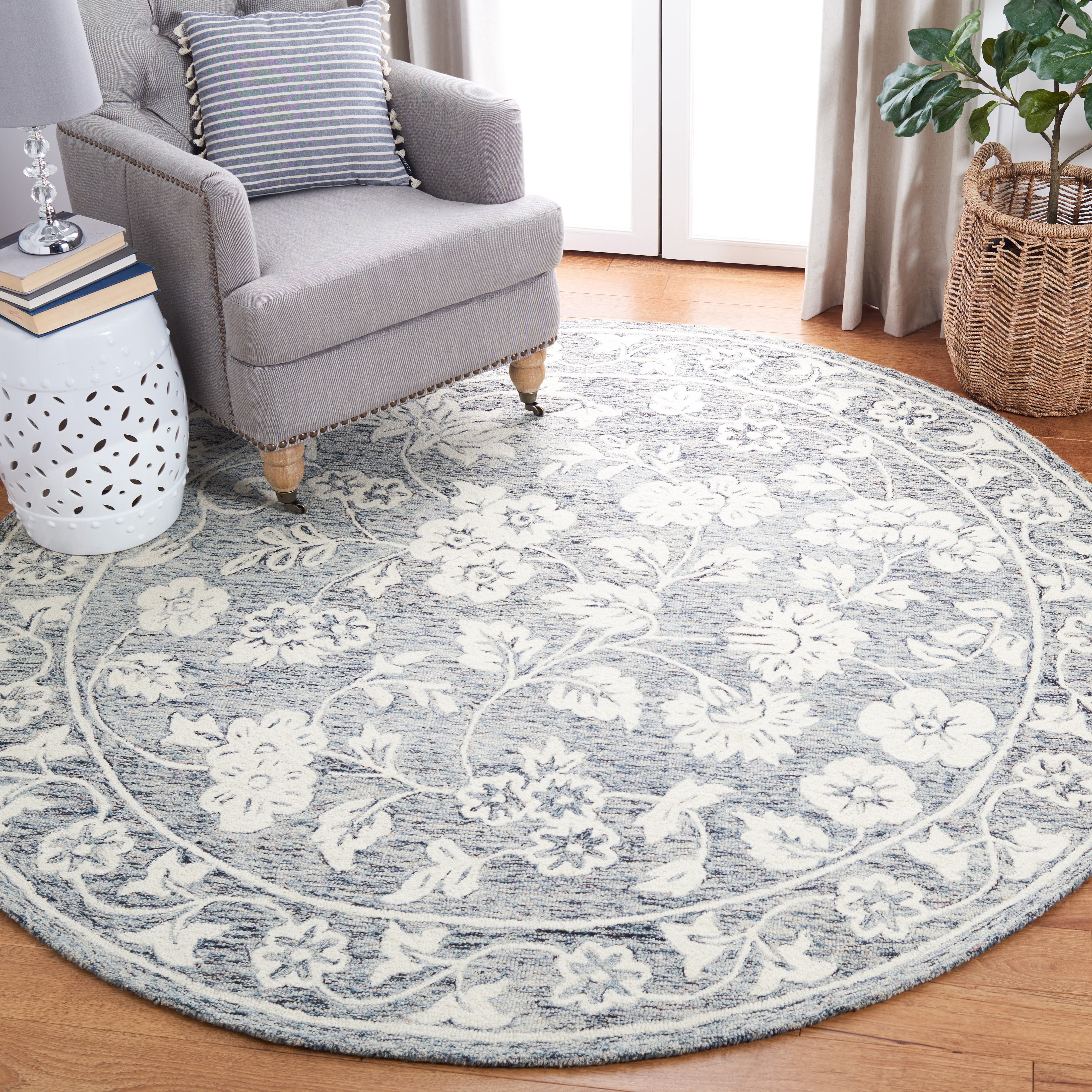SAFAVIEH Capri Serenity Floral Wool Area Rug, Blue/Ivory, 7' x 7' Round