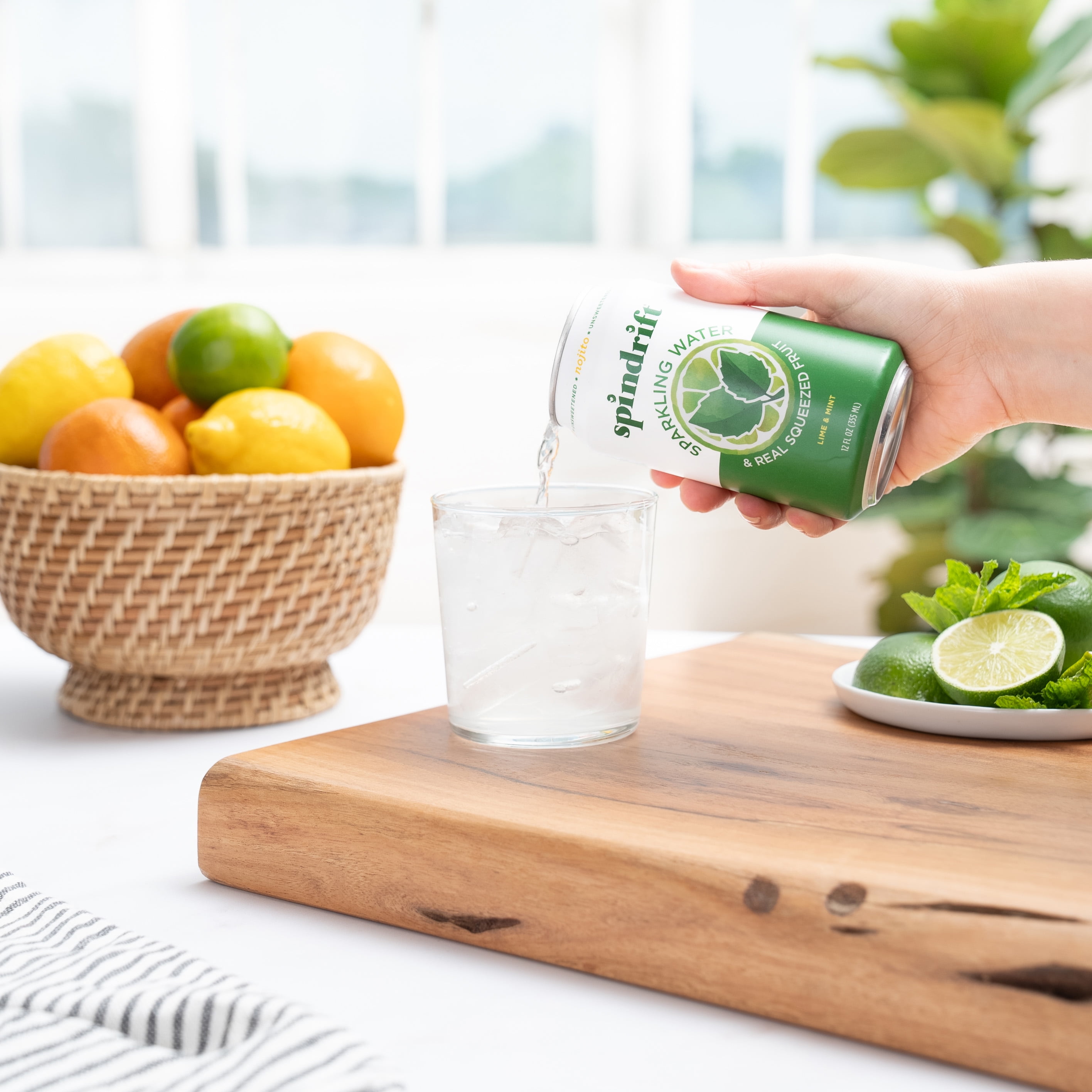 Spindrift Sparkling Water Nojito, Lime and Mint No sugar added