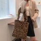 thumbnail image 5 of Sonducket Bolso pequeño de moda de felpa para mujer, bolsos de moda Retro con elegancia Retro, nuevo bolso para mujer Bolsas de mensajero y de hombro vaca, 5 of 6