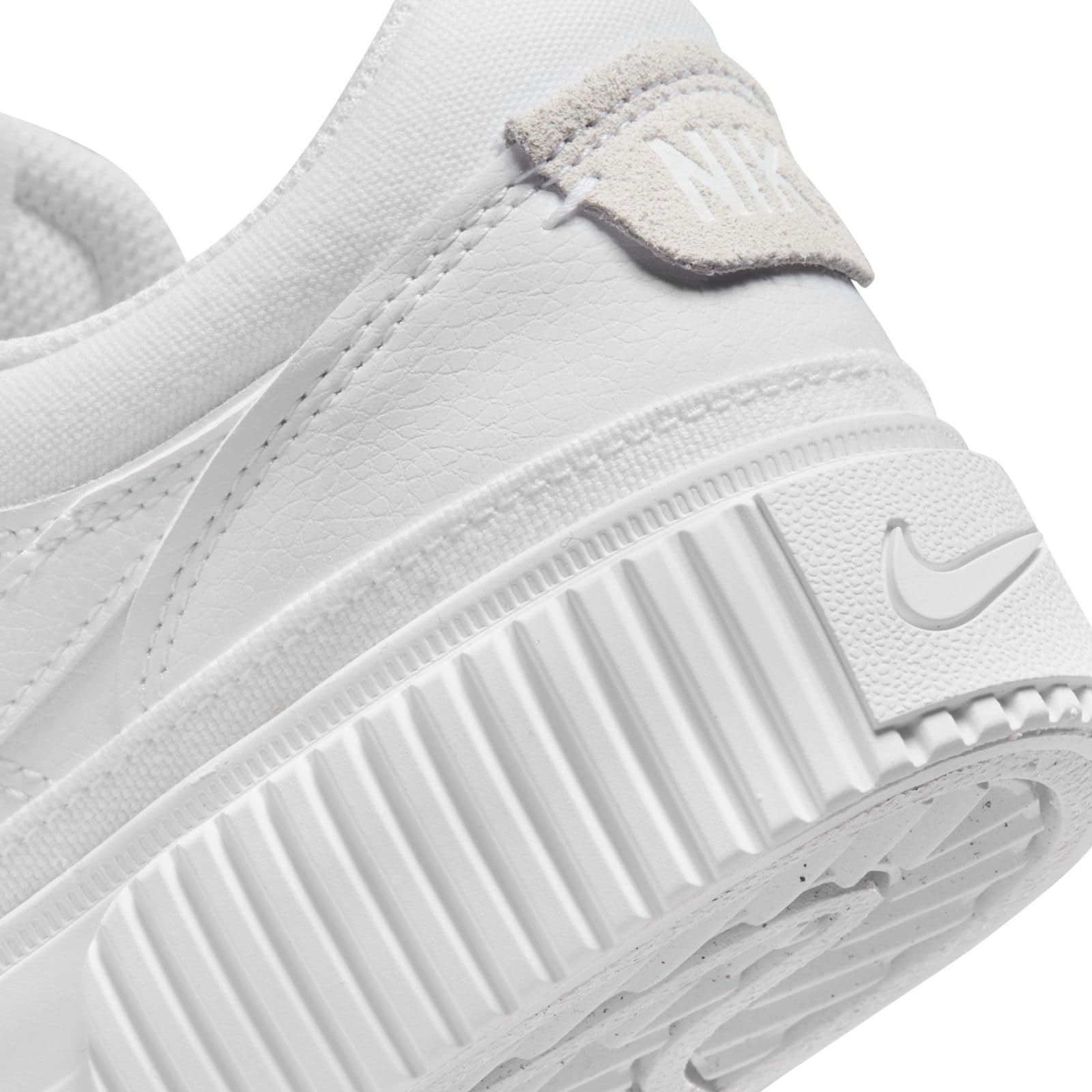 NIKE Women's Sneaker, White, 12 AU