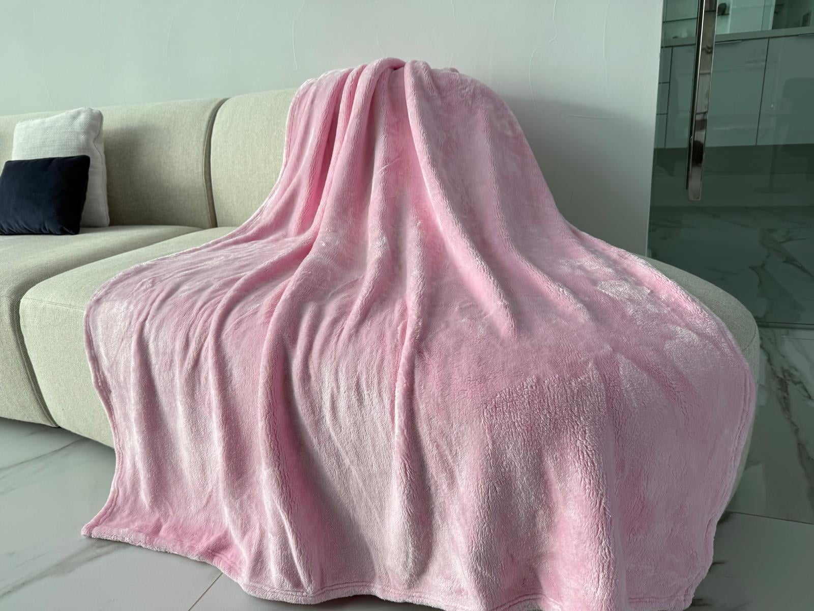 Stanzadeals Ultra-Soft Plush Blanket – Red, 50x60 inches