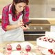 thumbnail image 5 of Uxcell 100-Pack Moldes de Papel para Cupcakes Estándar para Hornear, Envolturas Resistentes a la Grasa para Boda/Cumpleaños/Fiestas/ Navidad [Rojo], 5 of 6