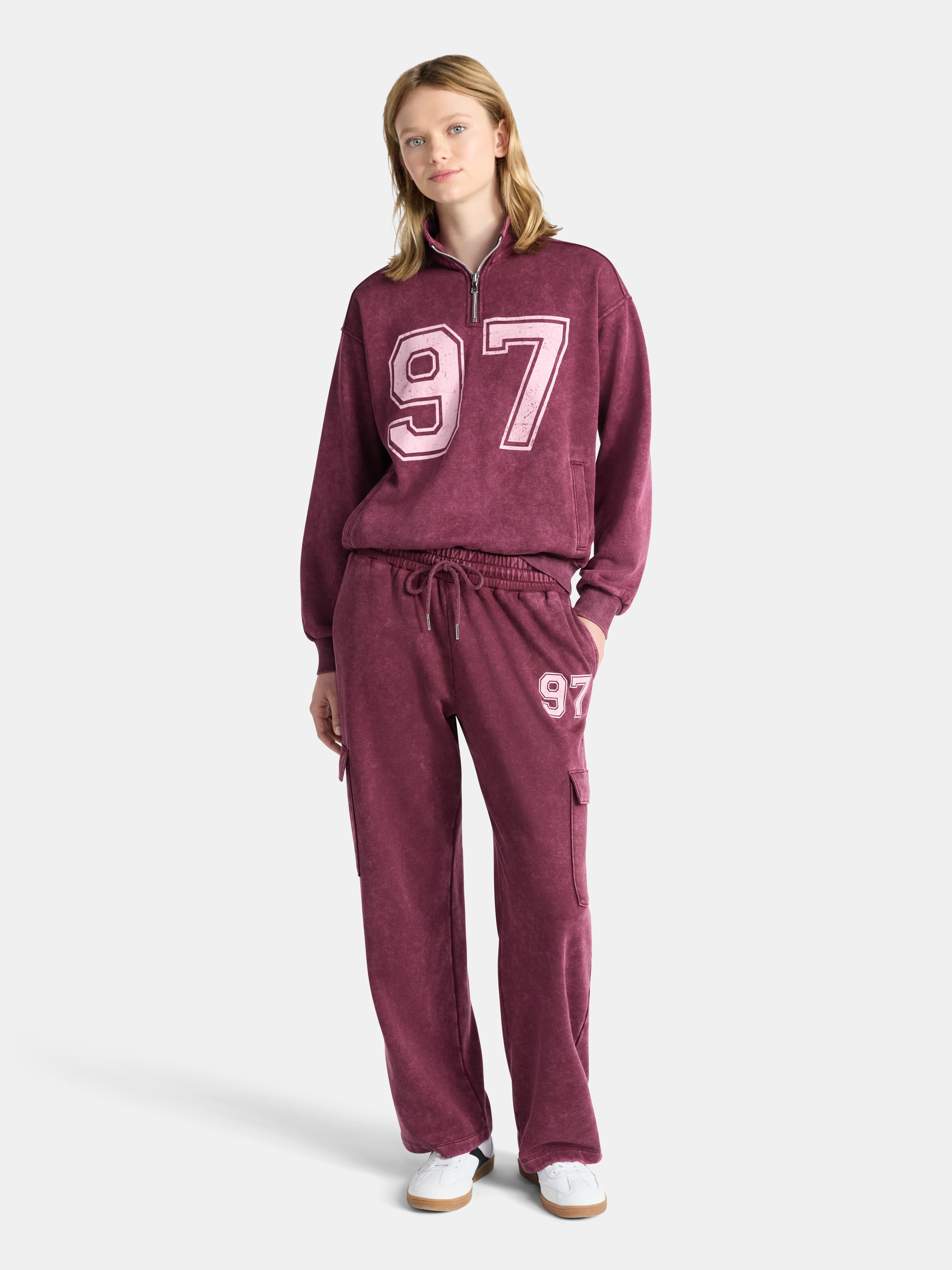 No Boundaries Washed Cargo Sweatpants, Women's
