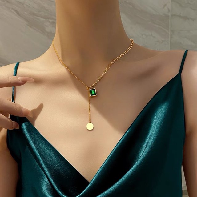 Collar Colgante Geométrico Vintage Patchwork | Cadena de clavícula ajustable para mujeres y niñas | Joyería galvanizada de aleación | 50cm de longitud | Verde Elegante Accesorio de Regalo
