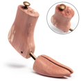 thumbnail image 4 of Botas Boot Tree Cobbler's Choice Cedar para hombre, 4 of 6