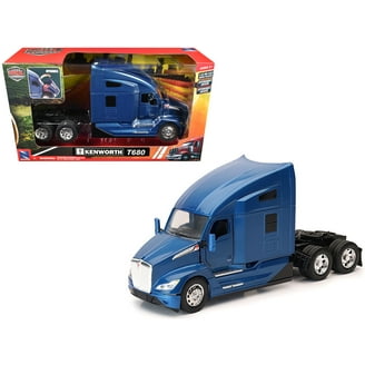 Kenworth W900 Long Hauler, John Wayne - New Ray 10413 - 1/32 Scale
