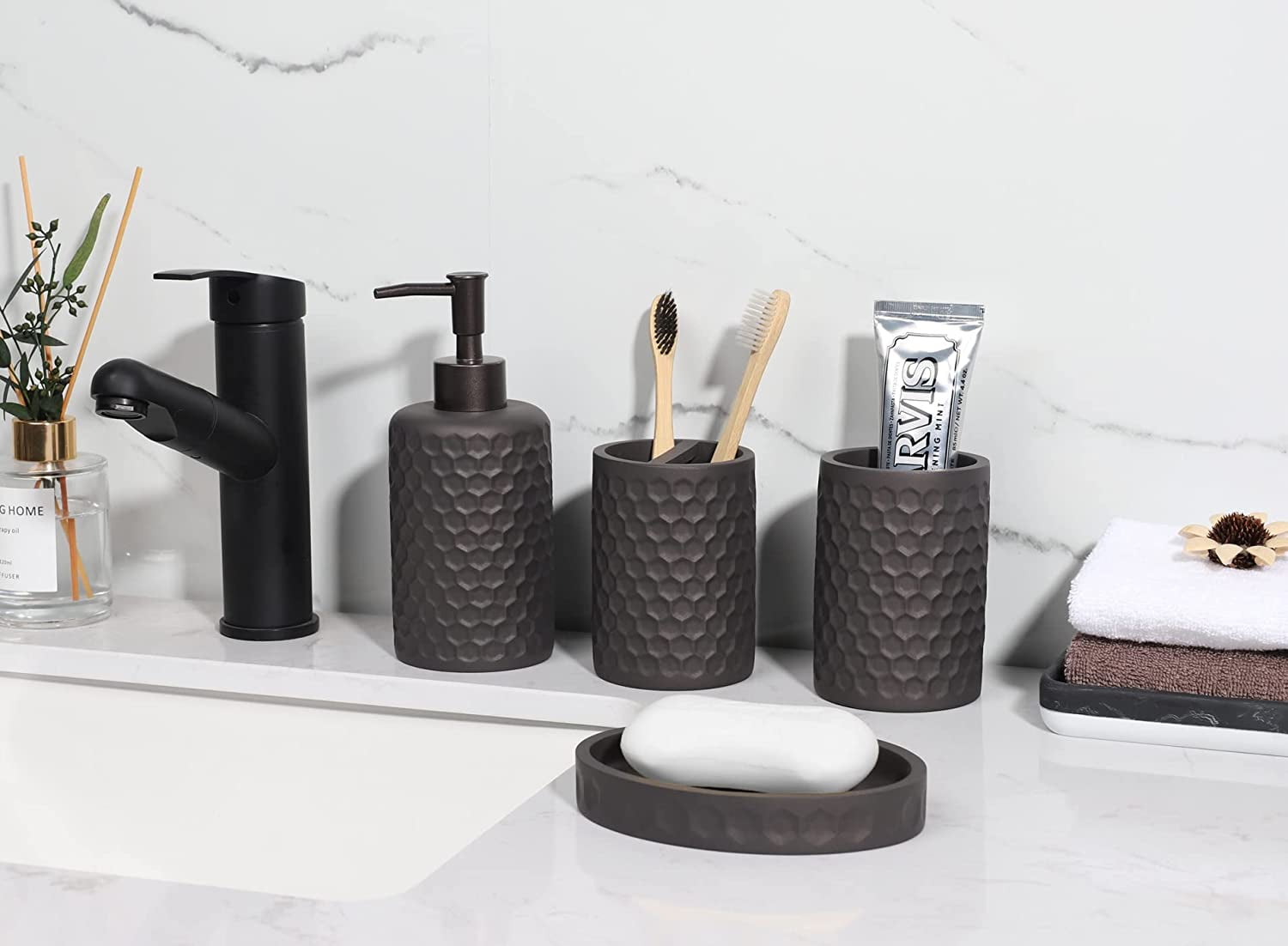 Bathroom Accessory Set - 6 pcs Bronze Bathroom Accessories Set with Trash Can, Toothbrush Holder, Toothbrush Cup, Soap Dispenser, Soap Dish, Toilet Brush with Holder - Accessoire Salle de Bain