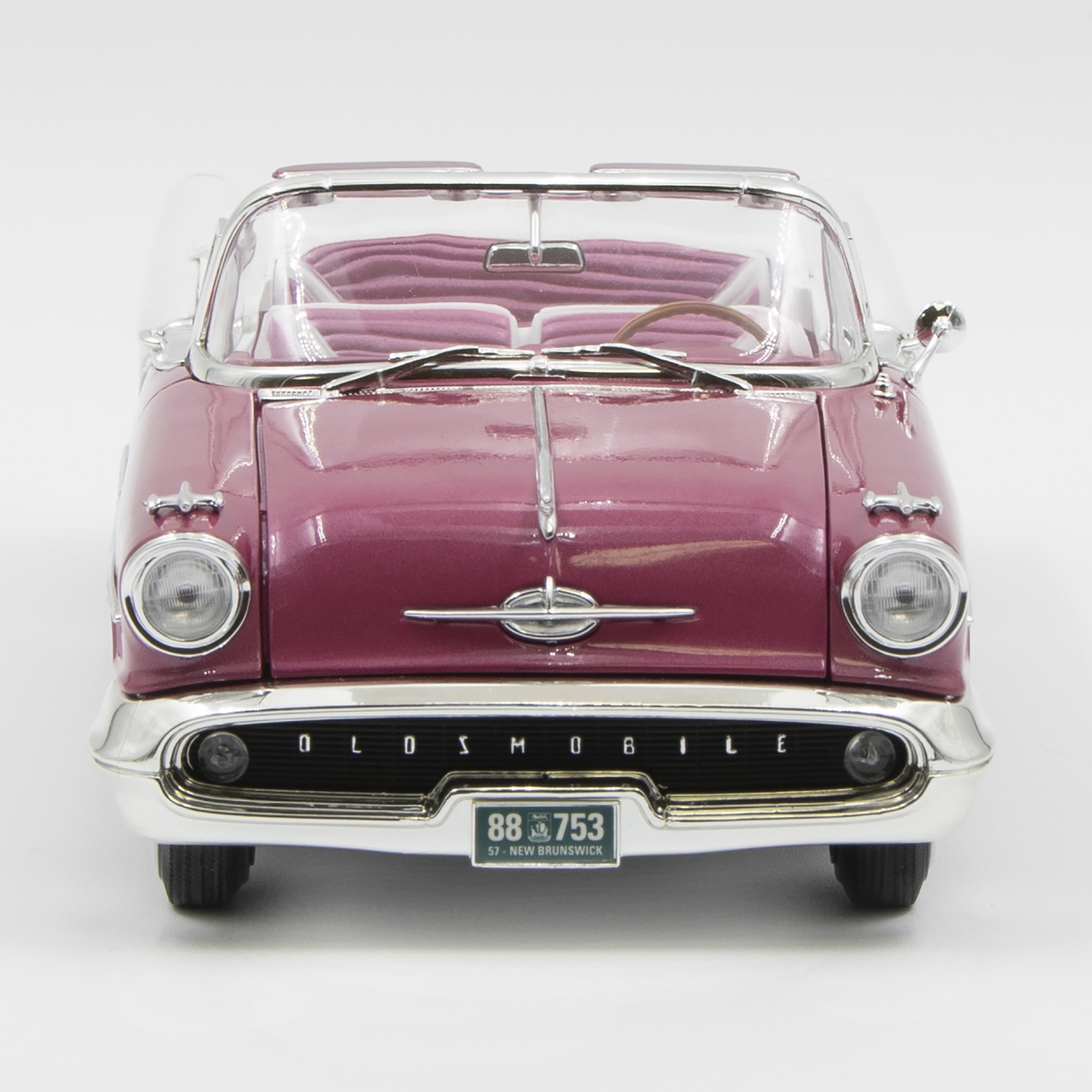 Yat Ming Road Signature Series 1:18 Diecast 1957 Oldsmobile Super