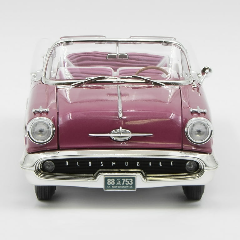 Yat Ming Road Signature Series 1:18 Diecast 1957 Oldsmobile Super