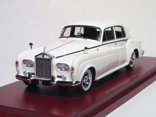 1963 Rolls-Royce Silver Cloud III in White in 1:43 Scale by True 