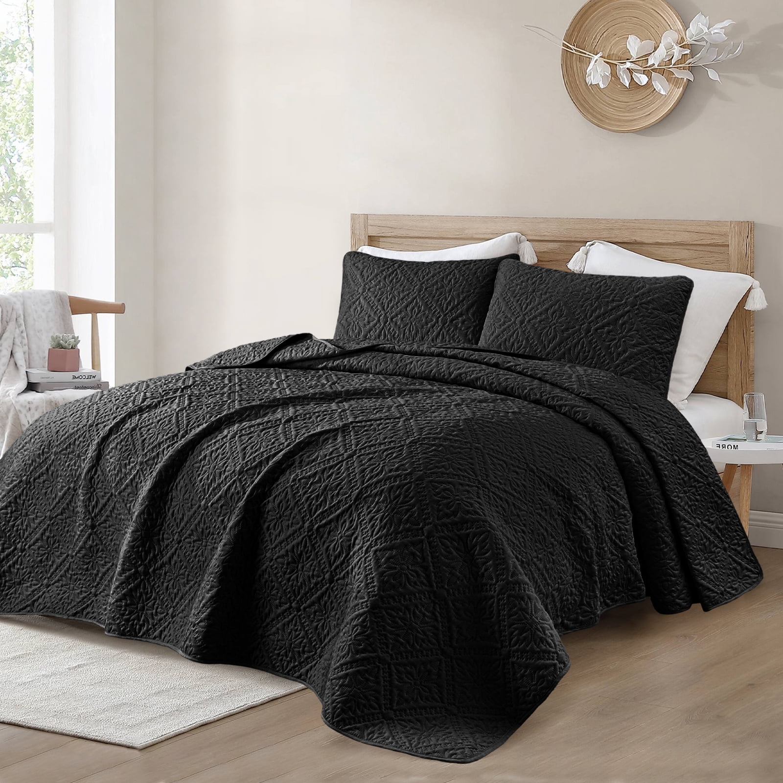 Exclusivo Mezcla California King Quilt Bedding Set, Lightweight Soft Bedspreads Coverlets with 2 Pillow Shams, Modern Black Oversized Quilts King Size for All Seasons