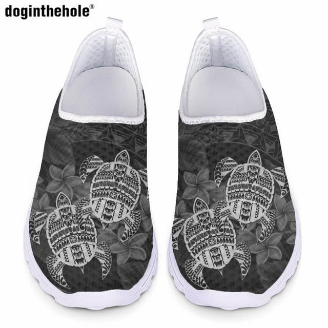 Nuestras zapatillas para correr están hechas de material EVA de alta calidad como suela. Adopta el diseño de malla superior, que puede ampliar las características agradables para la piel y transpirabl