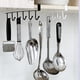 thumbnail image 3 of 2 ganchos para tazas debajo del estante, soporte para tazas, estante de almacenamiento, soporte para tazas de café sin perforación, soporte para utensilios de cocina Sincero Hogar, 3 of 5