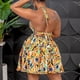 thumbnail image 4 of Vestido corto de fiesta con estampado moderno, cuello halter, sin mangas, tirantes, espalda descubierta y escote halter., 4 of 5